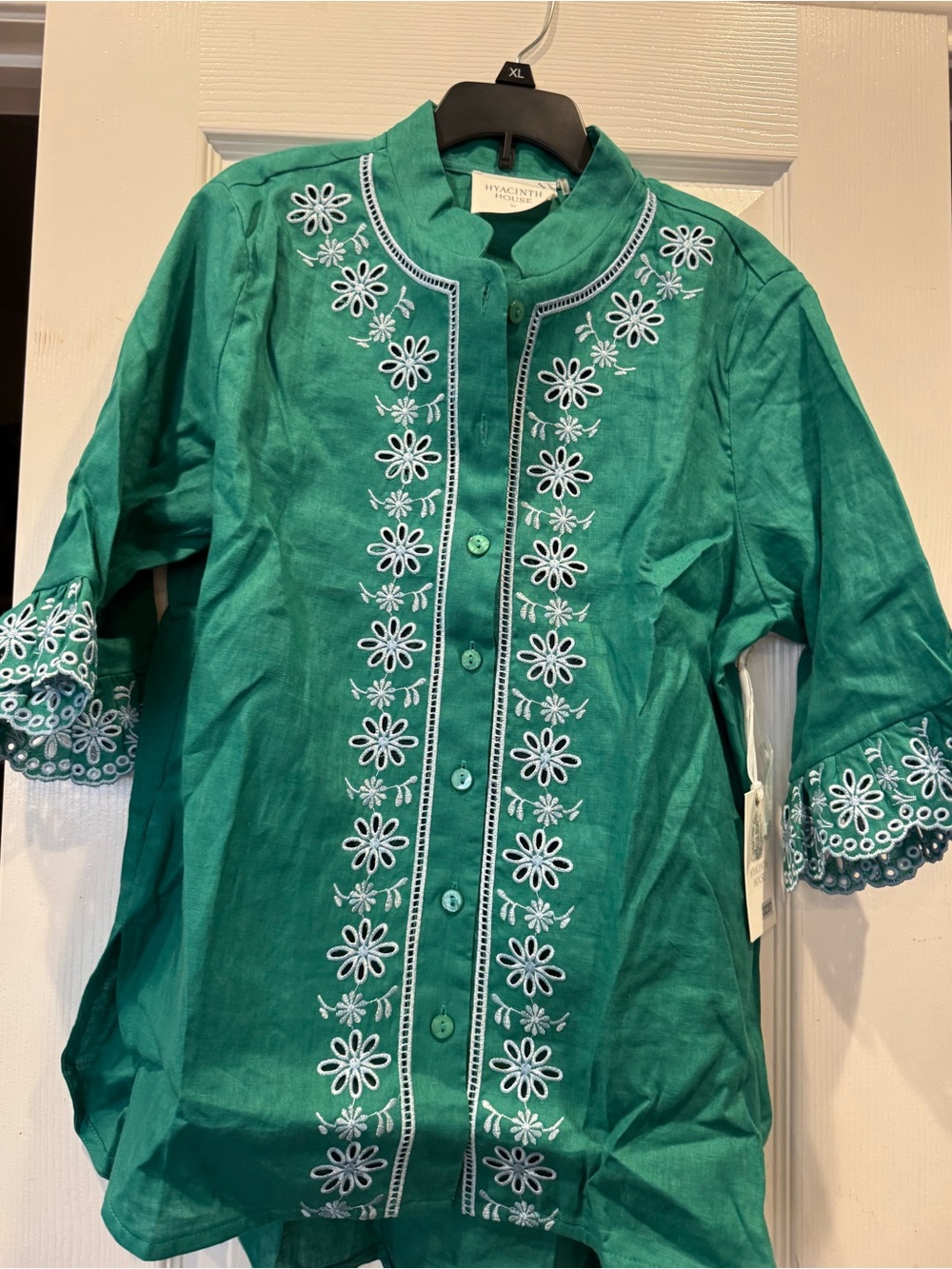 Embroidered Teal Women’s Button-Down Top Tuckernuck hyacinth house NWT XS - Picture 3 of 3